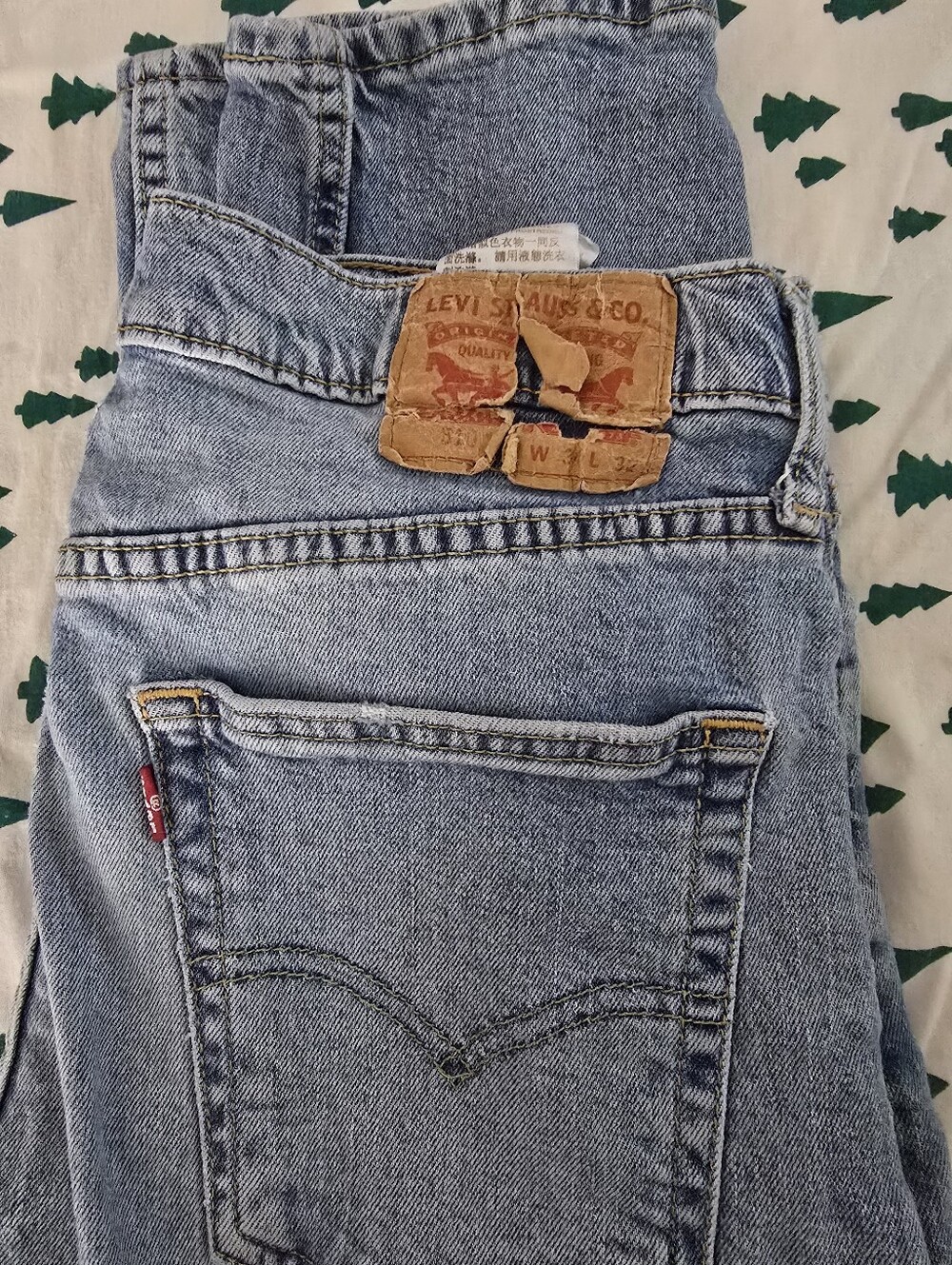 Vintage Levi's Women's Light Wash High Rise Mom Jeans 34×32